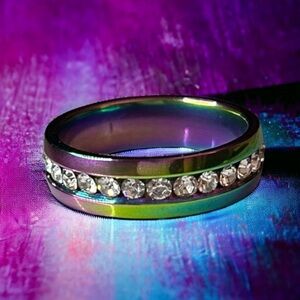 NWT Iridescent Crystal Women's Ring